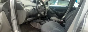 Toyota Vitz 2002 Silver