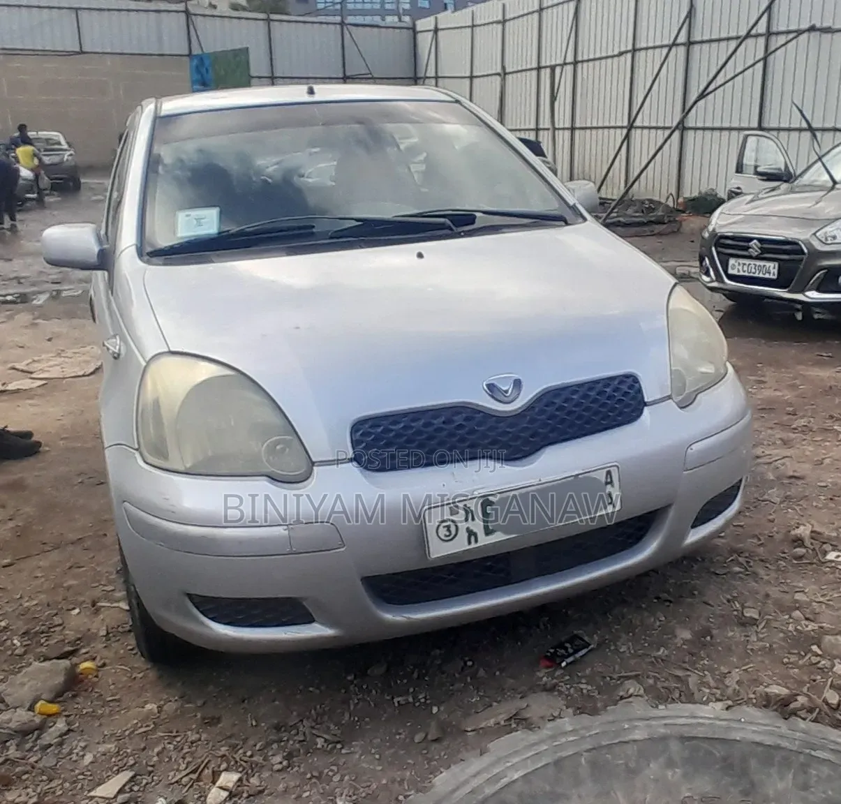 Toyota Vitz 2002 Silver
