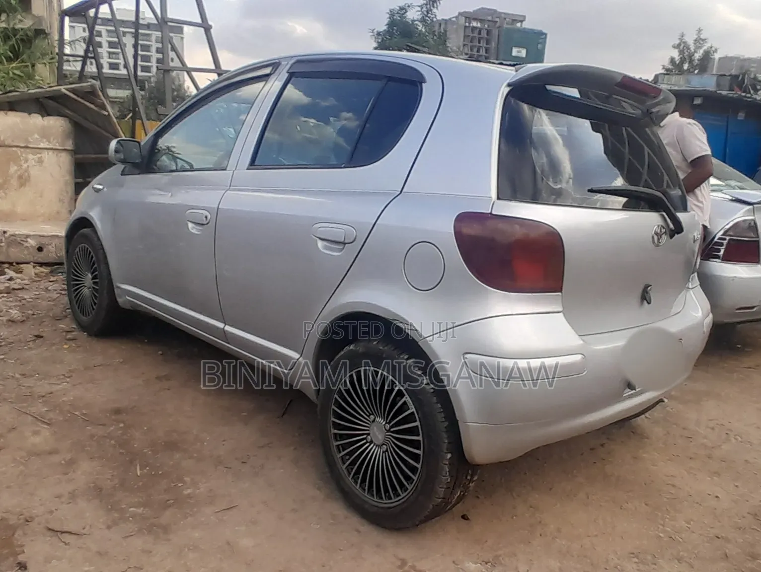 Toyota Vitz 2002 Silver
