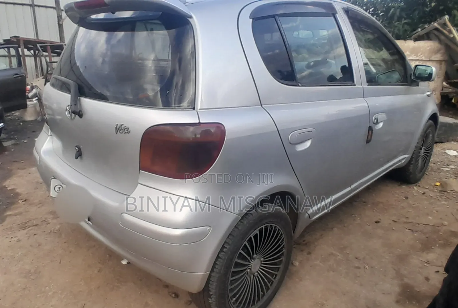Toyota Vitz 2002 Silver