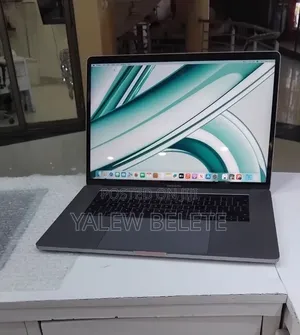 New Laptop Apple MacBook Pro 2017 16GB Intel Core i7 SSD 512GB