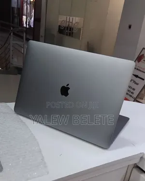 New Laptop Apple MacBook Pro 2017 16GB Intel Core i7 SSD 512GB