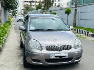 Toyota Vitz 1.0 FWD 3dr 2004 Gray