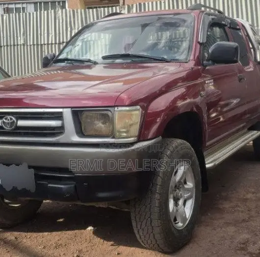 Toyota Hilux 2001 Brown