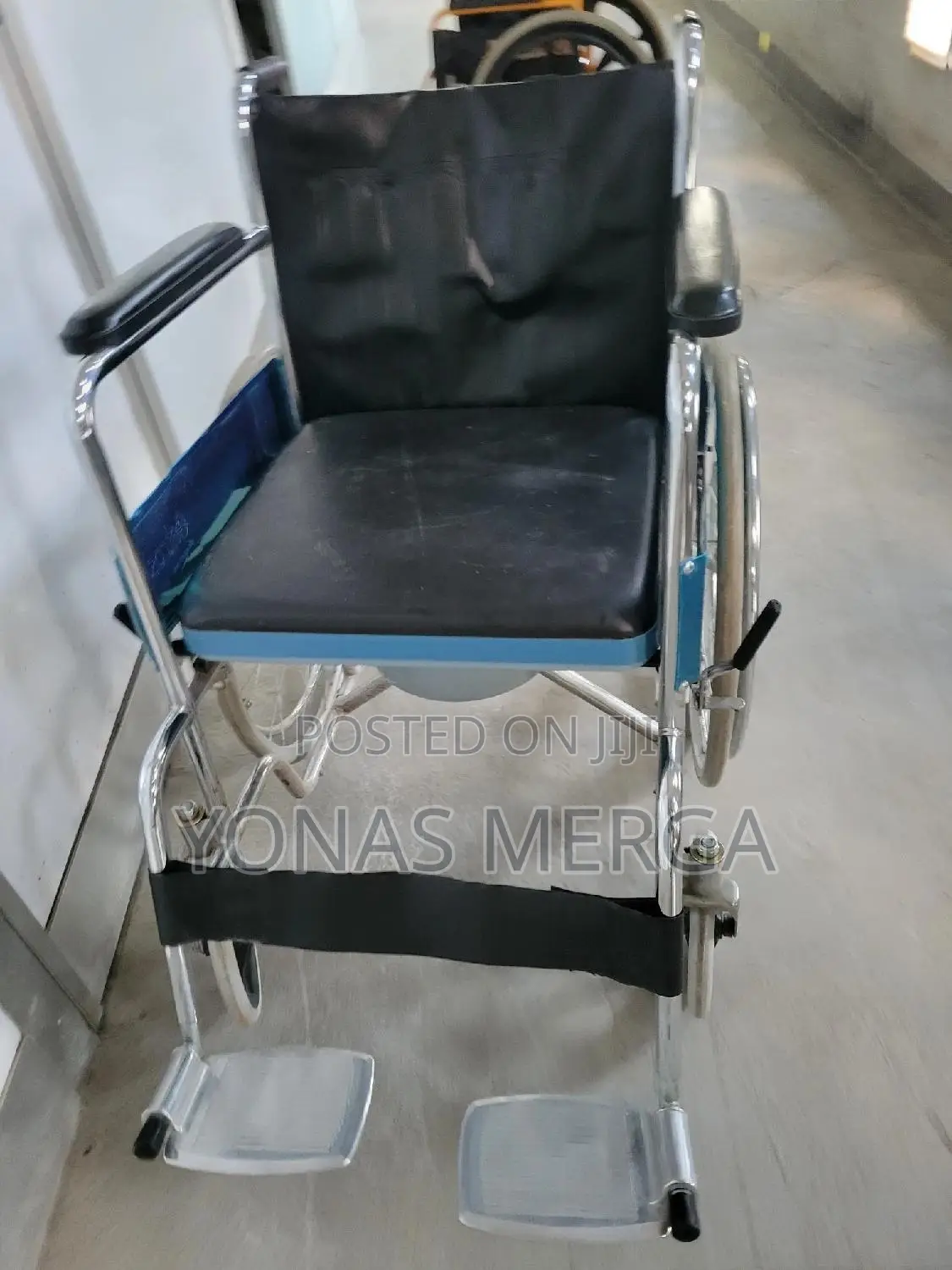 Commode Wheelchair敗令22 Inch | Affordable Wheelchair for Elderly