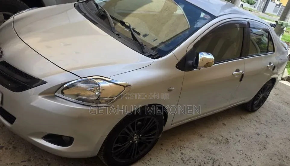 Toyota Belta 2008 Silver
