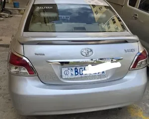 Toyota Belta 2008 Silver