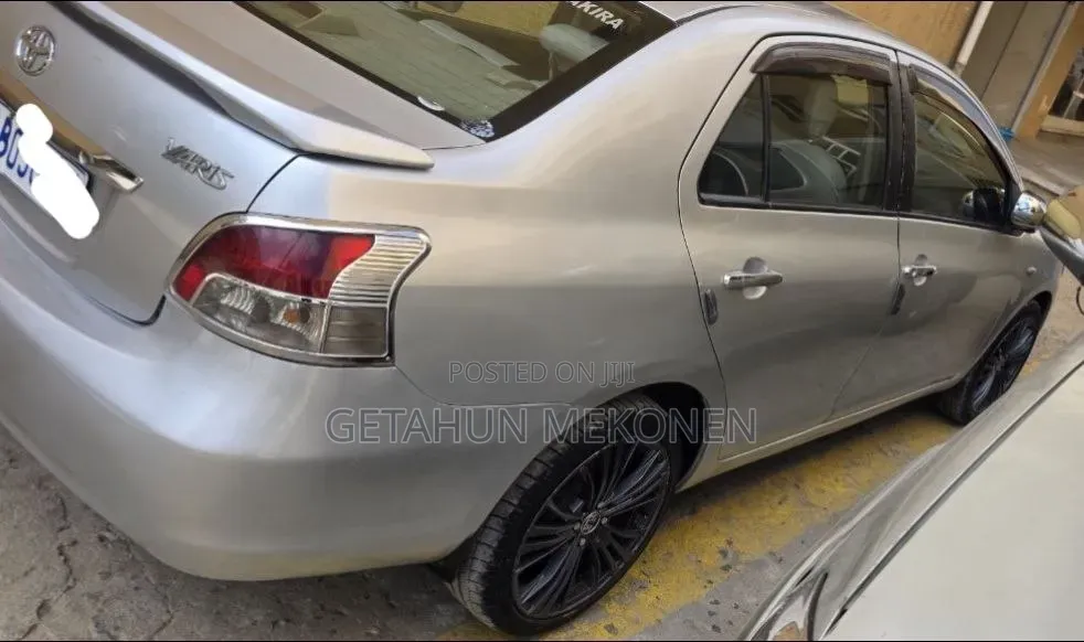 Toyota Belta 2008 Silver