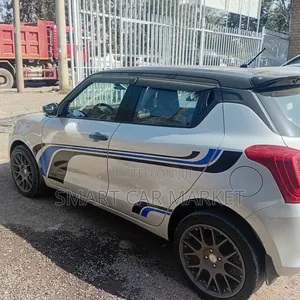 Suzuki Swift 2021 Silver