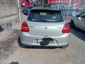 Suzuki Swift 2021 Silver