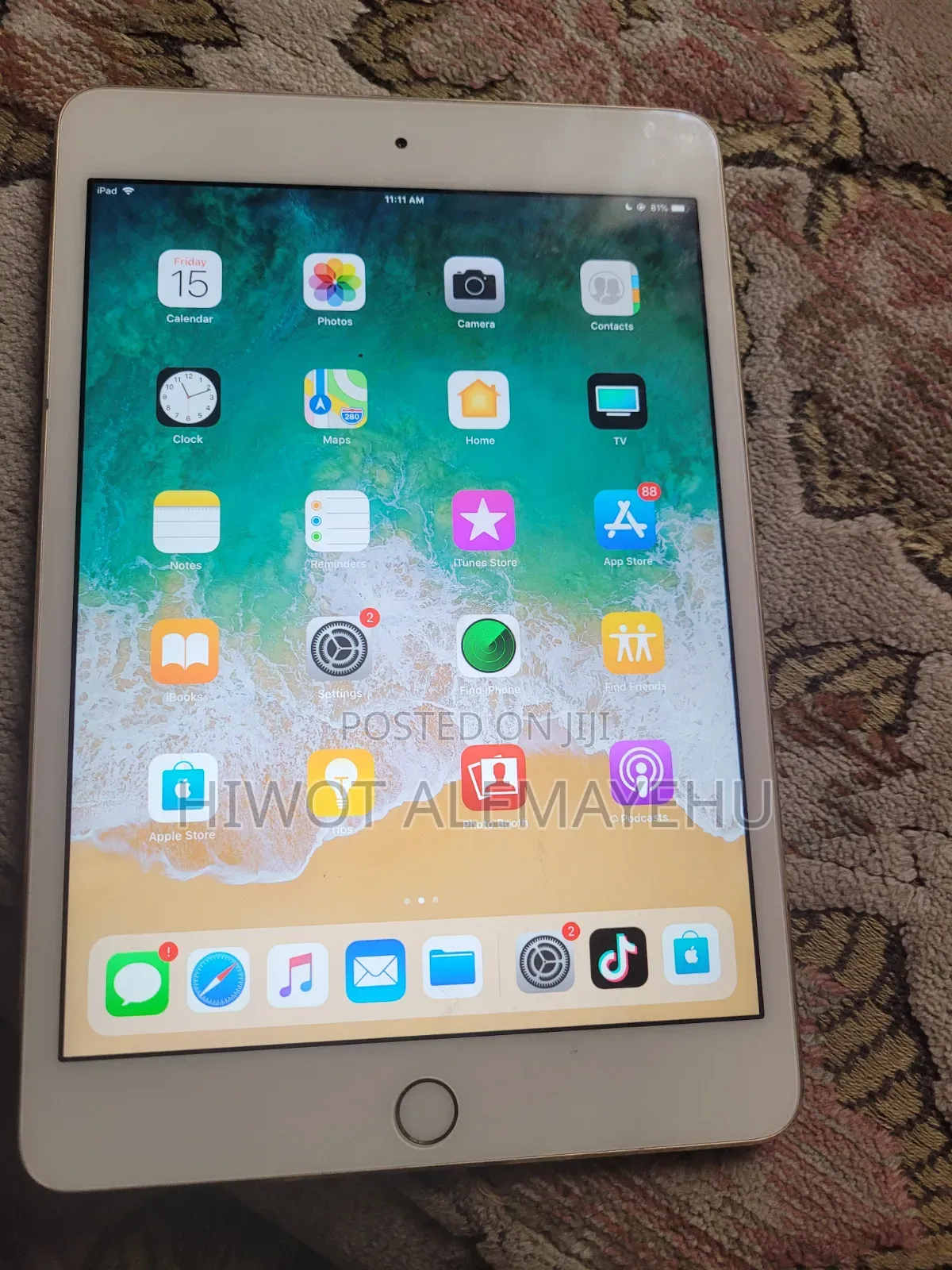 Apple iPad mini 4 64 GB Gray