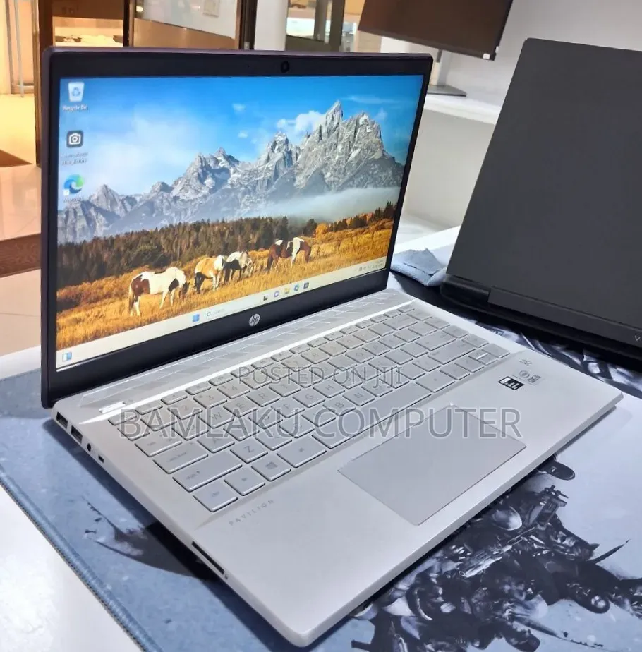 New Laptop HP Pavilion 15 8GB Intel Core i5 SSD 512GB