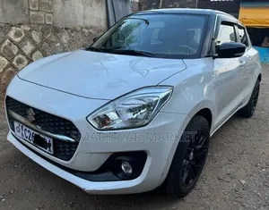 Suzuki Swift 2022 White
