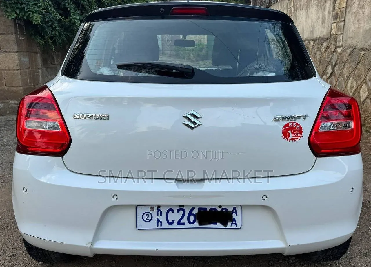 Suzuki Swift 2022 White