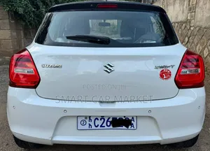 Suzuki Swift 2022 White