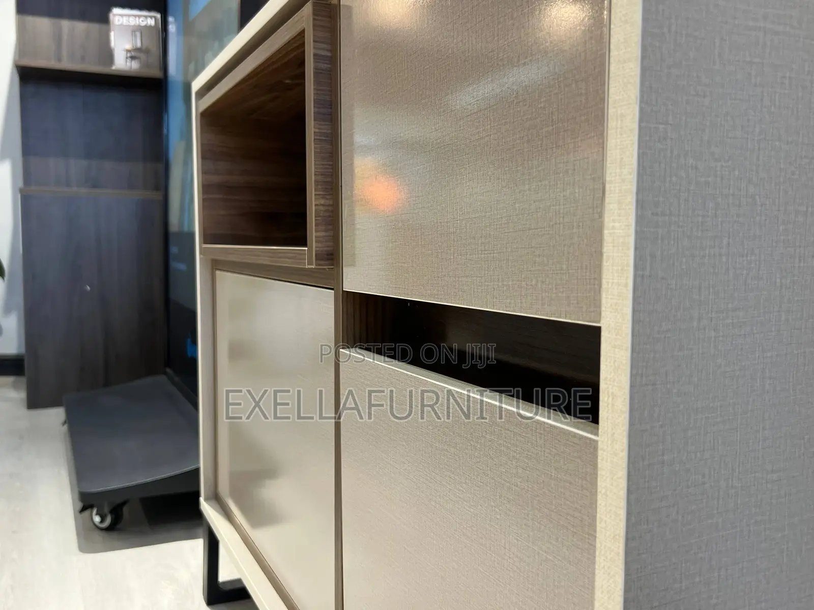 Console Table | ኮንሶል ቴብል