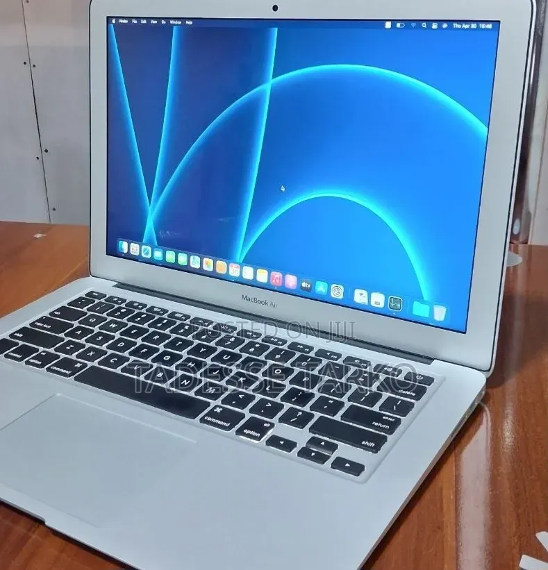 New Laptop Apple MacBook Air 2015 8GB Intel Core i5 SSD 256GB