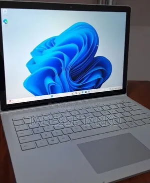 New Laptop Microsoft Surface Book 2 16GB Intel Core i7 SSD 512GB