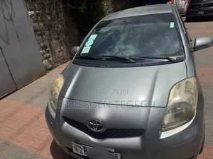 Toyota Yaris 2010 Silver