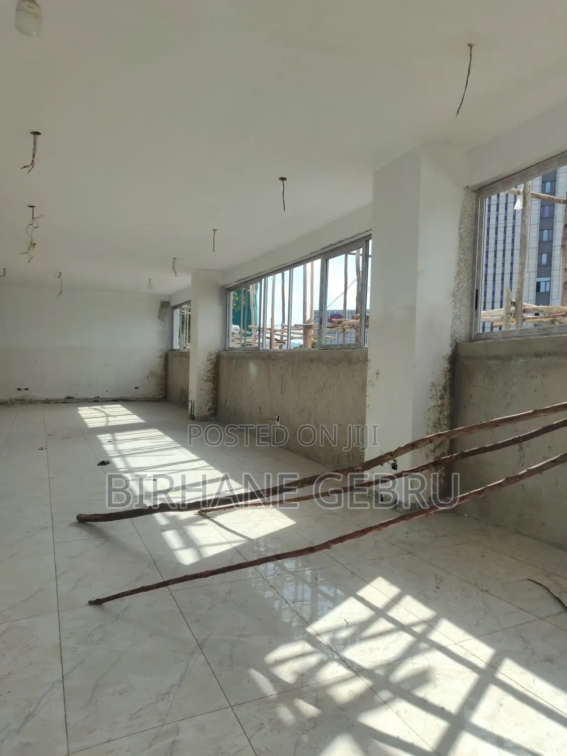 Space Rent for Resturant Car Show Room and Other