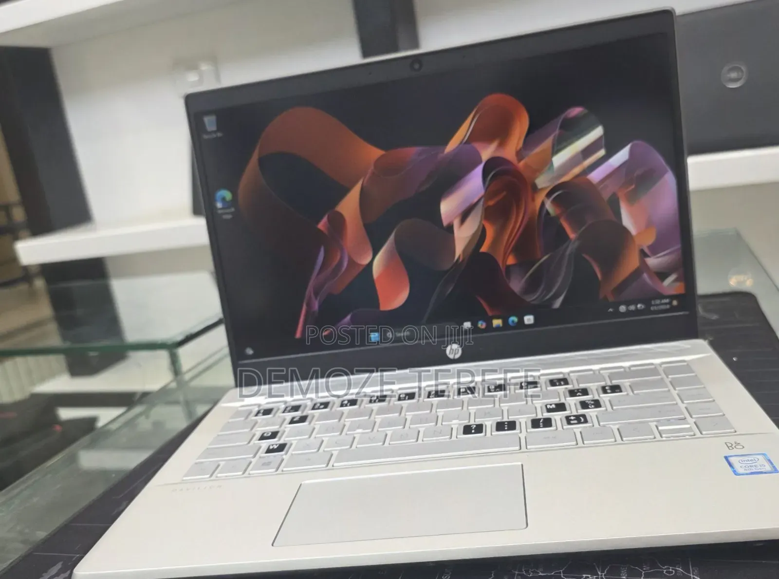 New Laptop HP Pavilion 15 8GB Intel Core i5 SSHD (Hybrid) 256GB