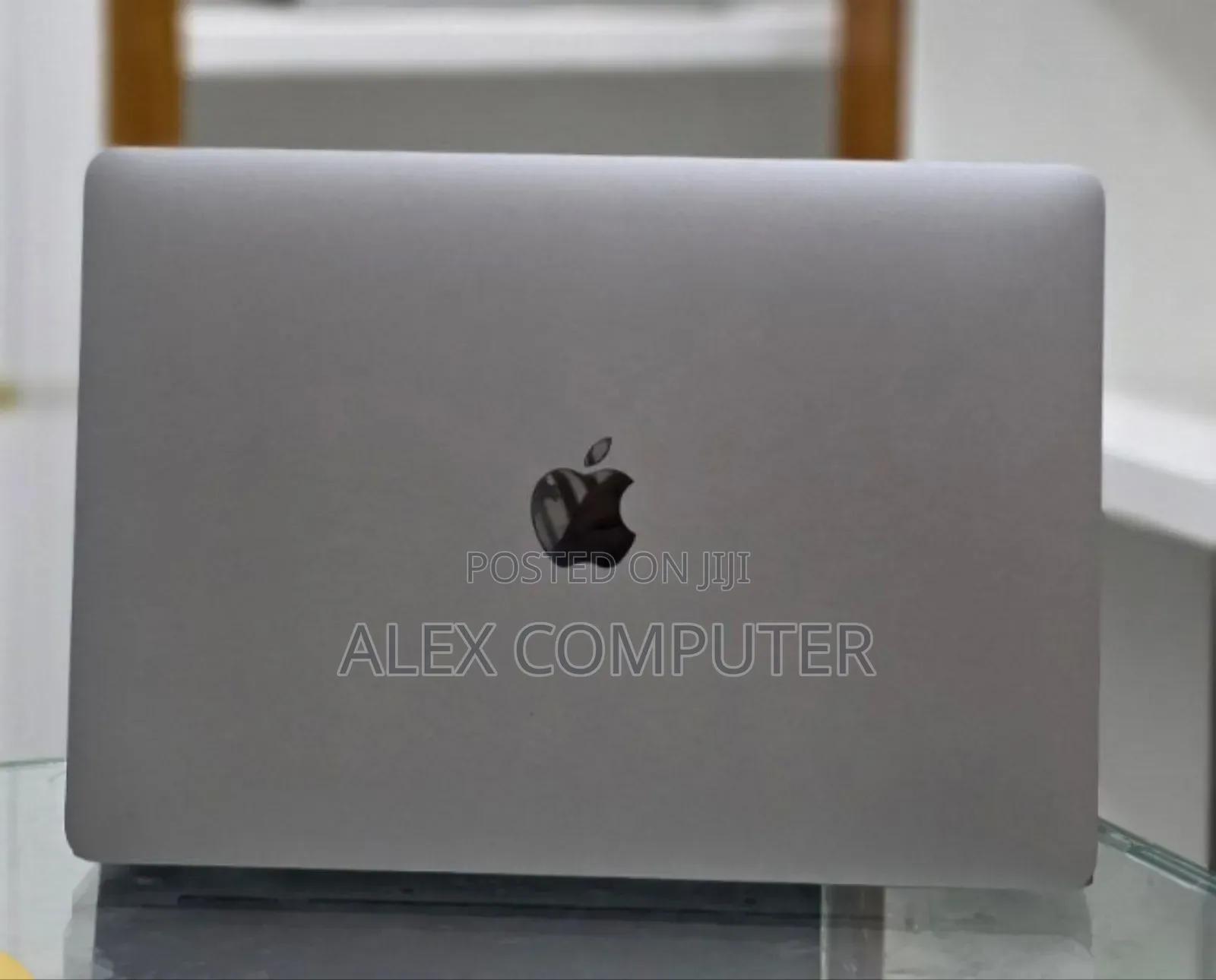 New Laptop Apple MacBook Air 2020 M1 8GB Apple M1 SSD 256GB