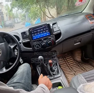Toyota Hilux 2012 Silver