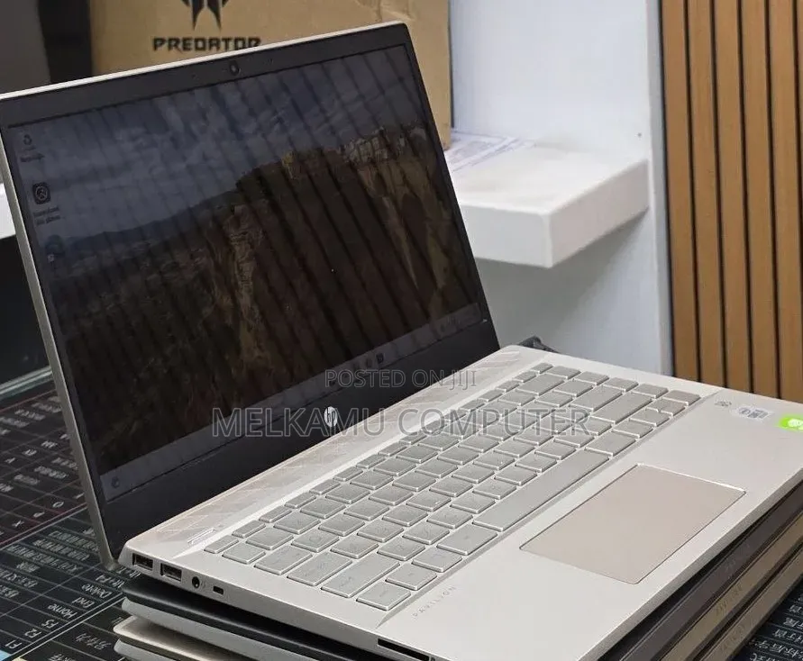 New Laptop HP Pavilion 14 8GB Intel Core i5 SSD 512GB