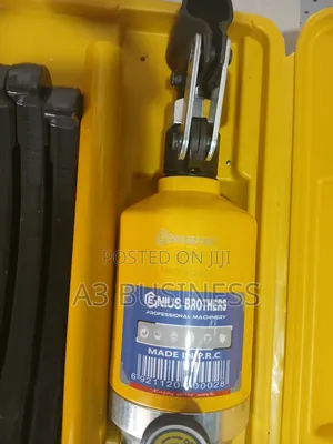 ባለ 10 ቶን ሀይድሮሊክ ፑለር (10t Hydraulic Gear Puller)