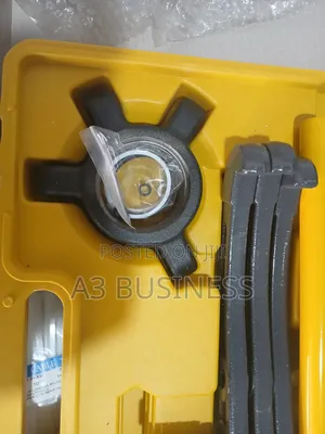 ባለ 10 ቶን ሀይድሮሊክ ፑለር (10t Hydraulic Gear Puller)