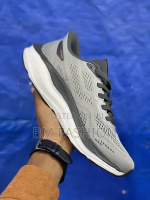 Skechers Go Run: Light Grey Charcoal
