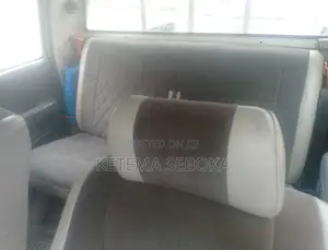 Toyota Hilux 2000 White