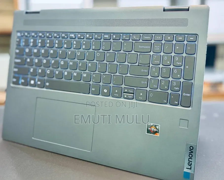 New Laptop Lenovo Yoga 7i 16GB Intel Core i7 SSD 512GB