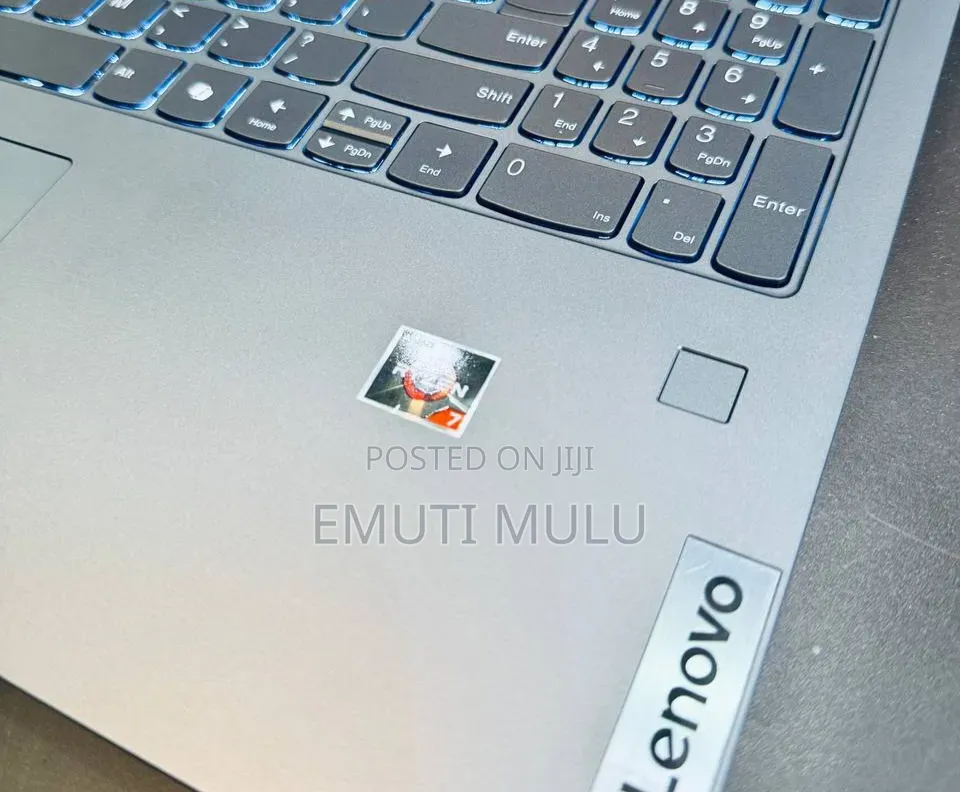 New Laptop Lenovo Yoga 7i 16GB Intel Core i7 SSD 512GB