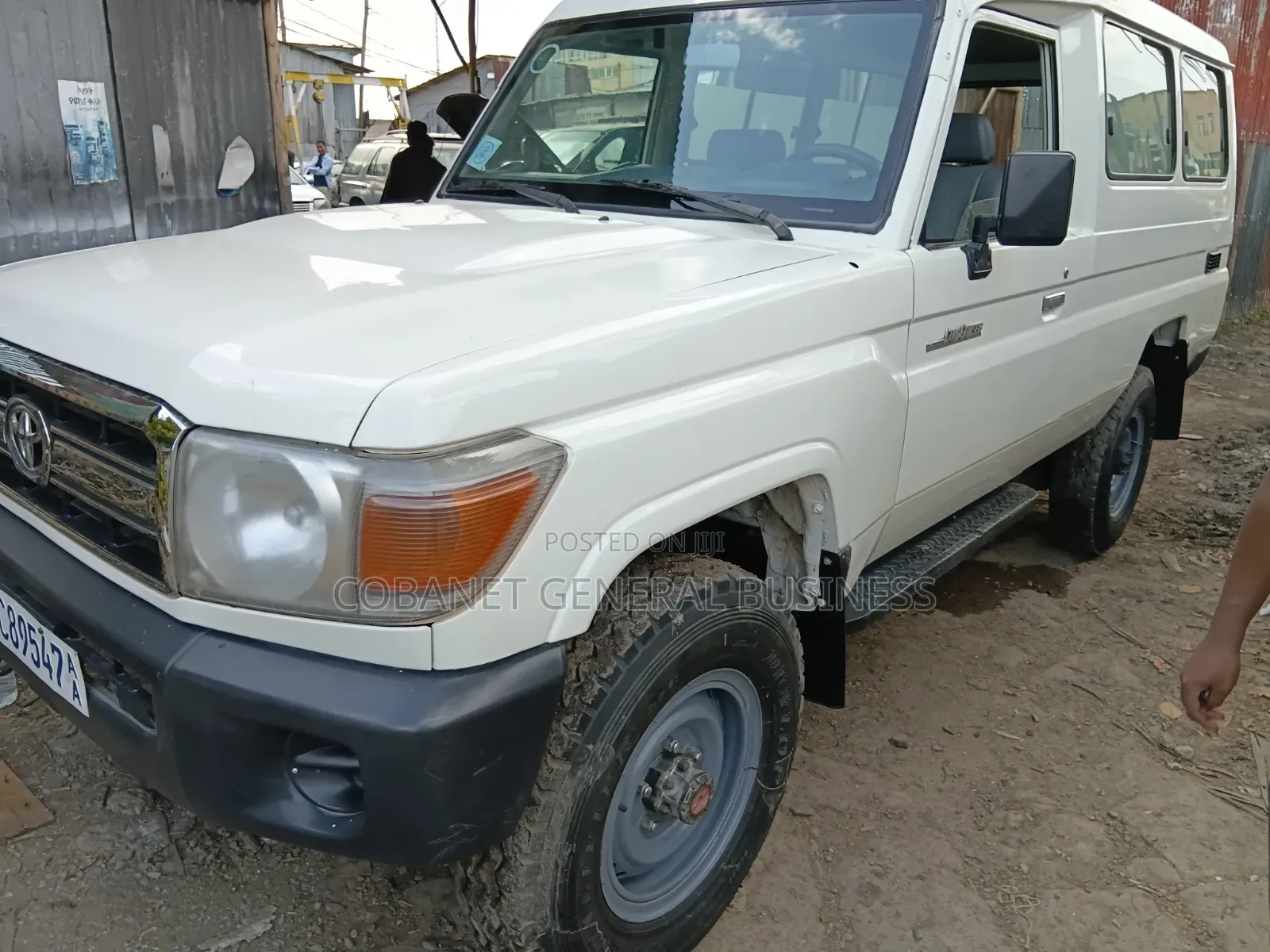Toyota Land Cruiser 2013 White