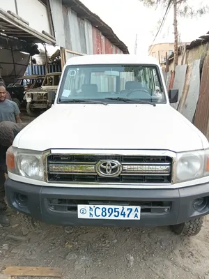 Toyota Land Cruiser 2013 White