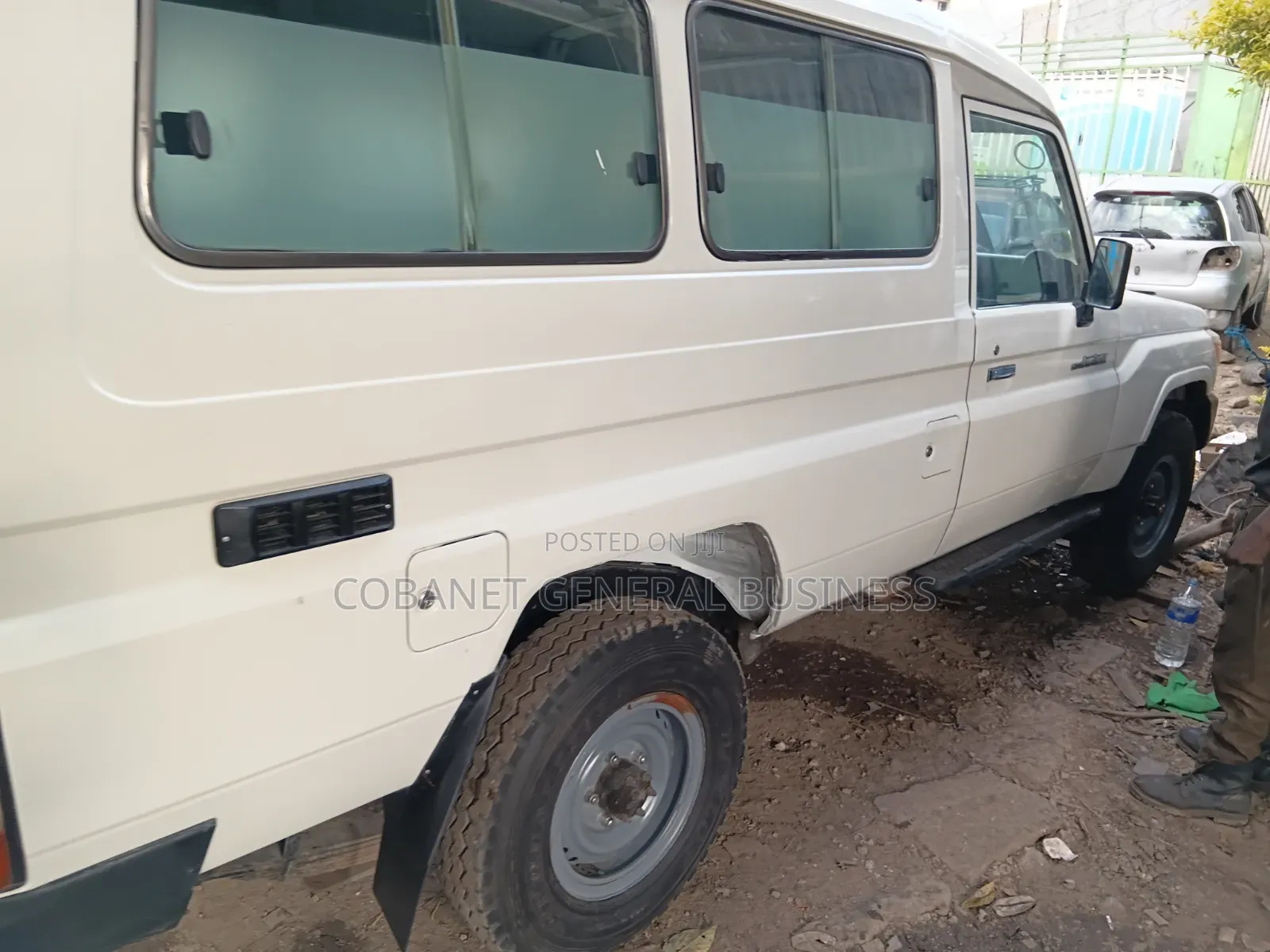 Toyota Land Cruiser 2013 White
