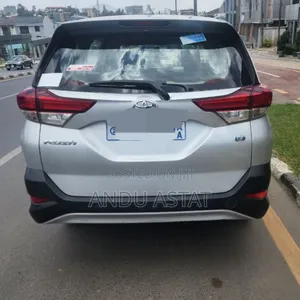 Toyota Rush 2022 Silver