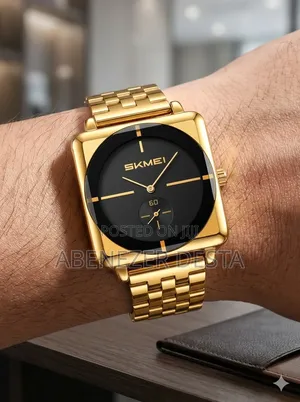 Gold-Toned Skmei 2413 Analog Quartz Watch With a Square