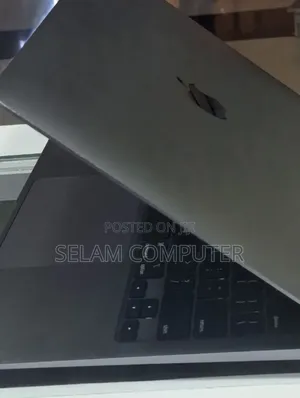 New Laptop Apple MacBook Pro 2017 16GB Intel Core i7 SSD 512GB