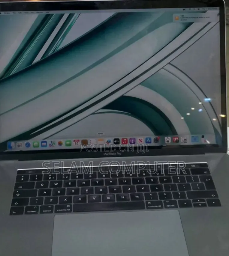 New Laptop Apple MacBook Pro 2017 16GB Intel Core i7 SSD 512GB