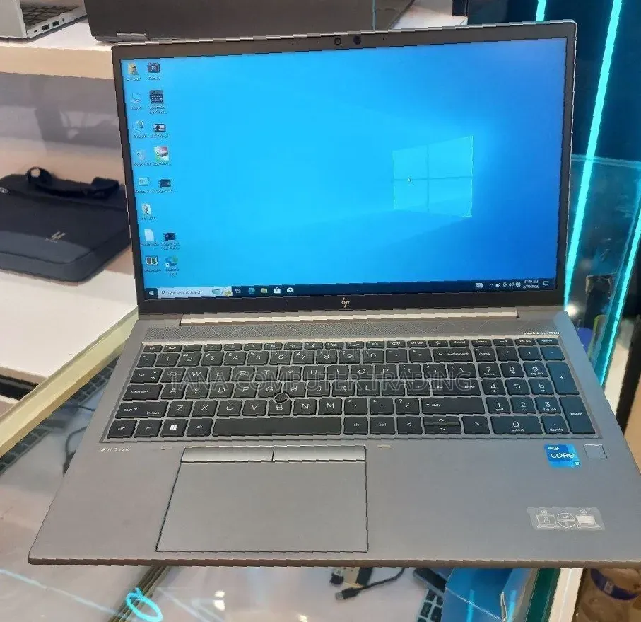 New Laptop HP ZBook Studio G8 32GB Intel Core i9 SSD 512GB
