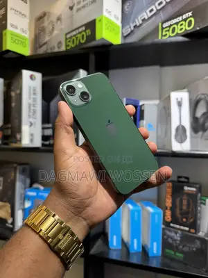 New Apple iPhone 13 128 GB Green