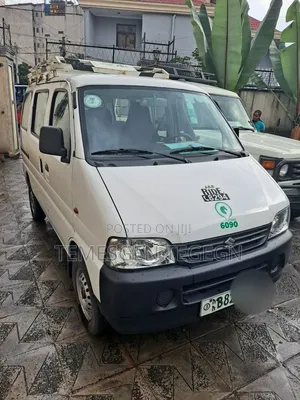 Suzuki Every 2024 White