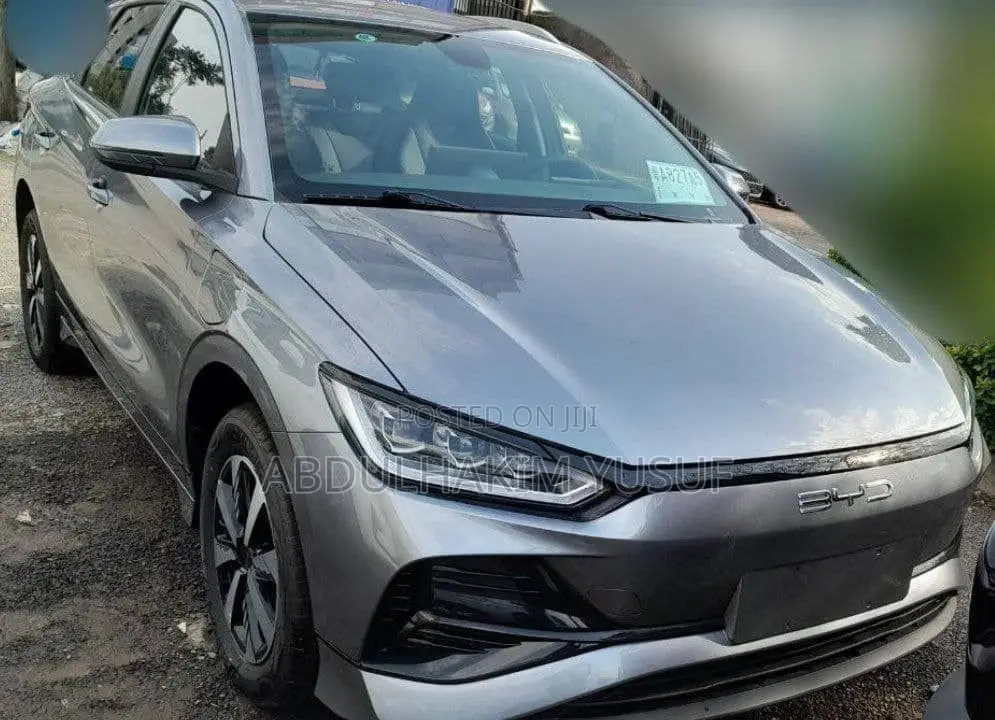 New BYD E2 43 kWh 94 hp FWD 2025 Gray