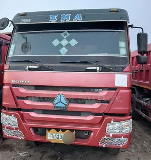 Sinotruk 2021 Red