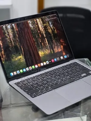 New Laptop Apple MacBook Air 2020 M1 8GB Apple M1 SSD 256GB