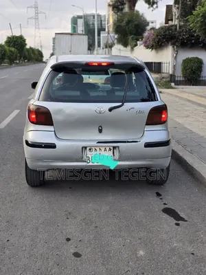 Toyota Vitz 2002 Silver