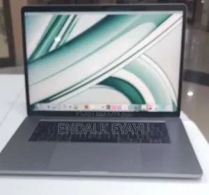 New Laptop Apple MacBook Pro 2017 16GB Intel Core i7 SSD 512GB