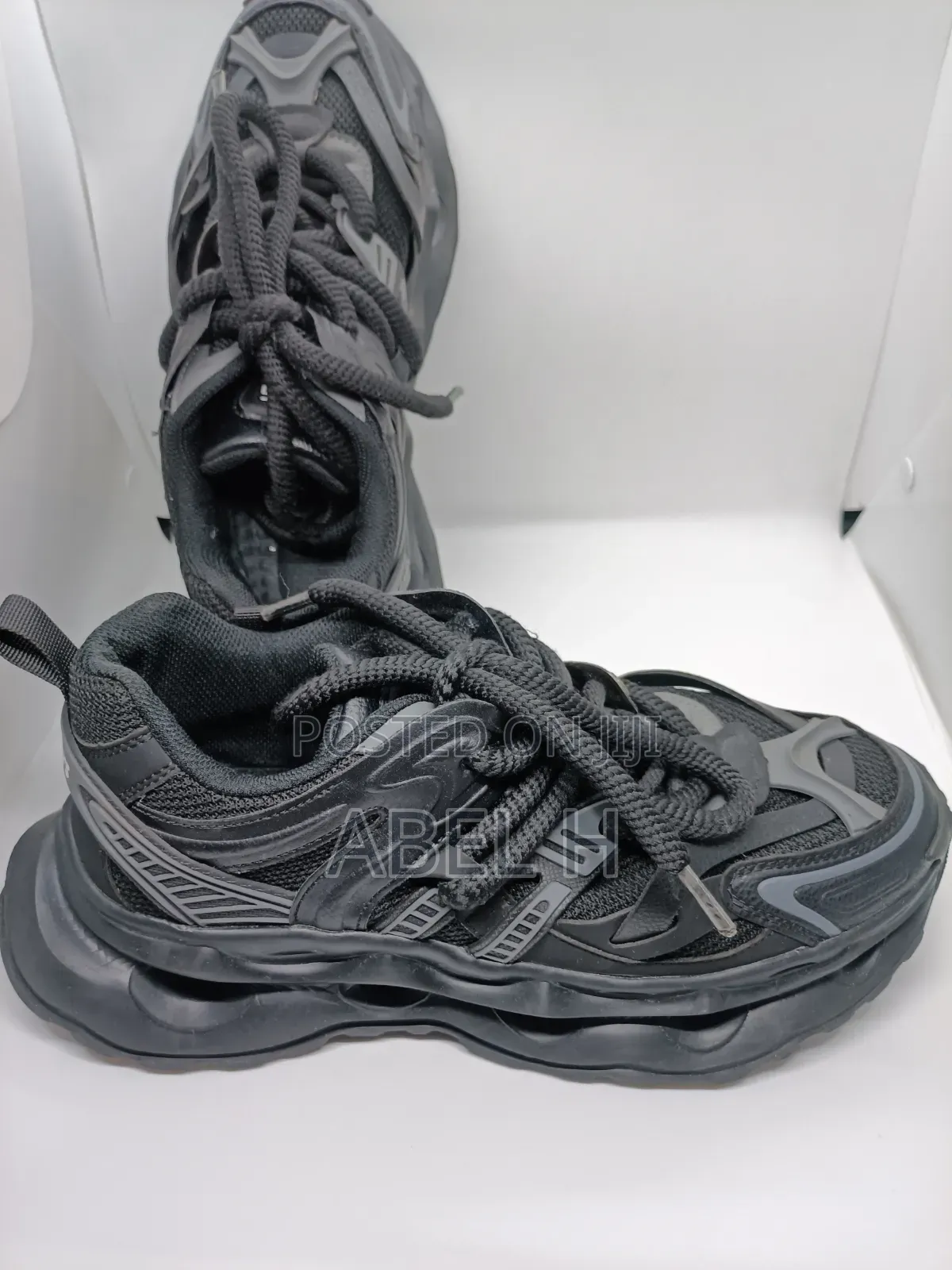 Tcellers Black Track Sneakers
